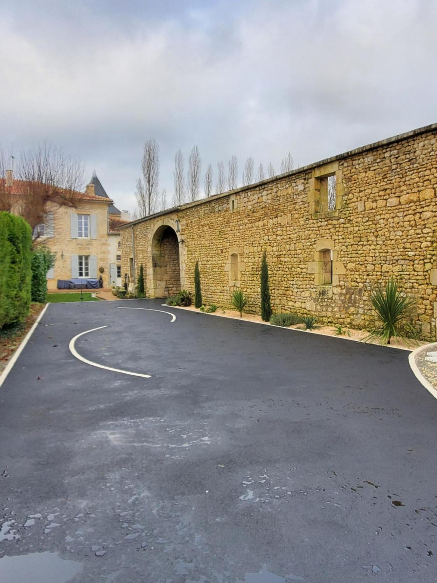 Domaine De La Gemoliere Bed & Breakfast Gémozac Dış mekan fotoğraf